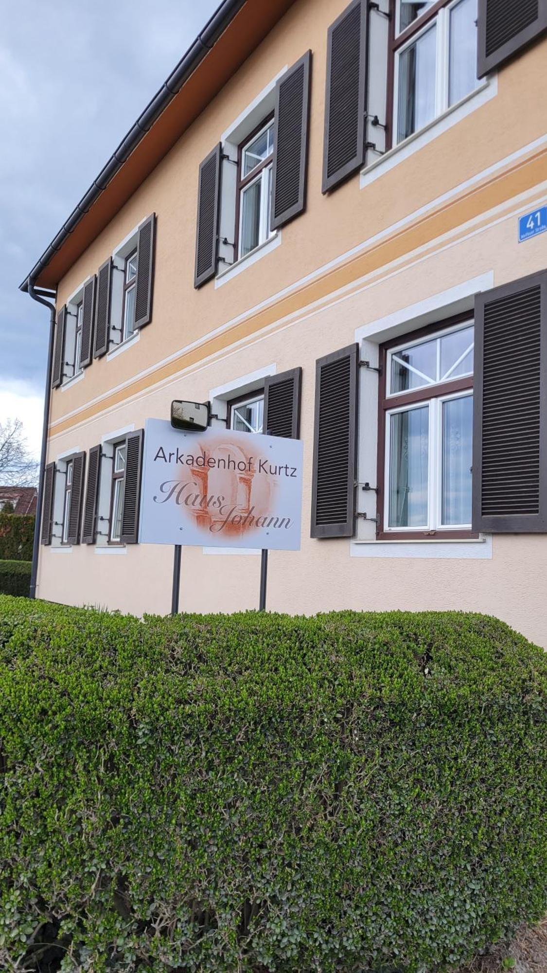 Arkadenhof Kurtz Hotel Markt Allhau Buitenkant foto